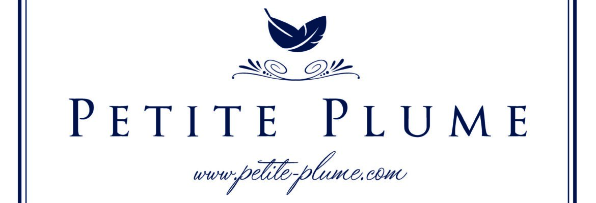 Logo of Petite Plume with a blue feather icon and website URL.